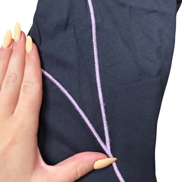 Fabletics Motion365 Black Leggings with pink contrast trim - Picture 5 of 9